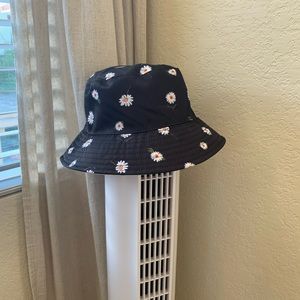 Alice + Olivia reversible bucket hat